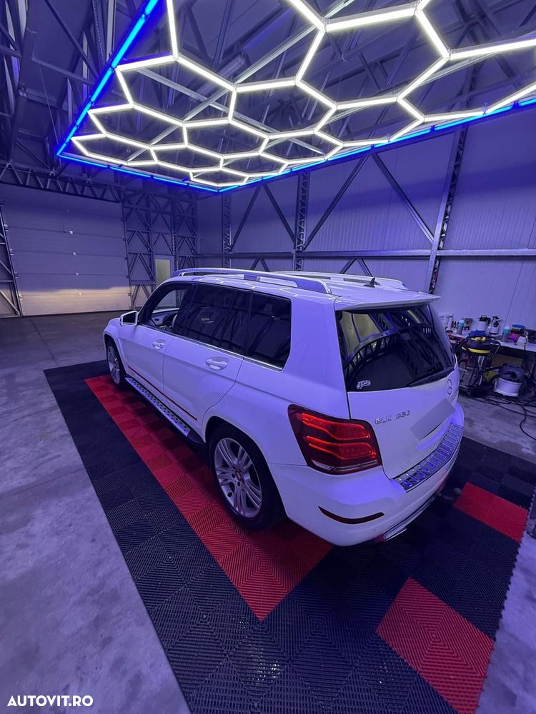 Mercedes-Benz GLK 350 CDI 4Matic (BlueEFFICIENCY) 7G-TRONIC - 21