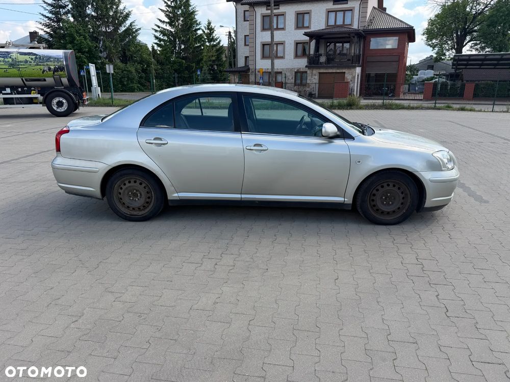 Toyota Avensis 1.6 VVT-i Luna - 5
