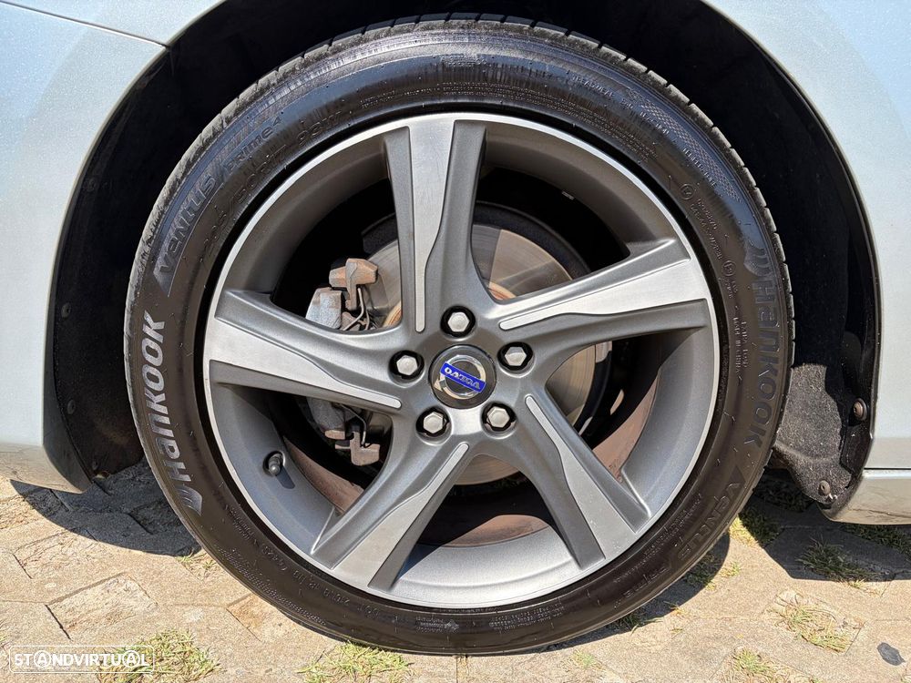 Volvo V40 D2 R Design - 9