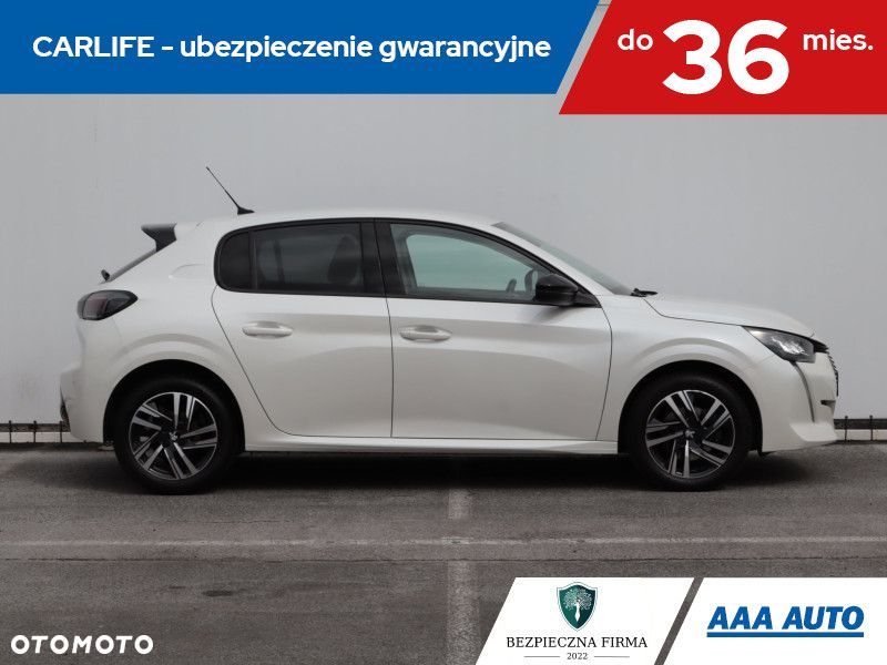 Peugeot 208 - 8