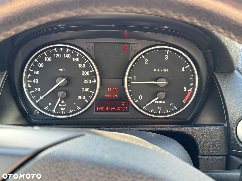 BMW X1 sDrive18d xLine - 35