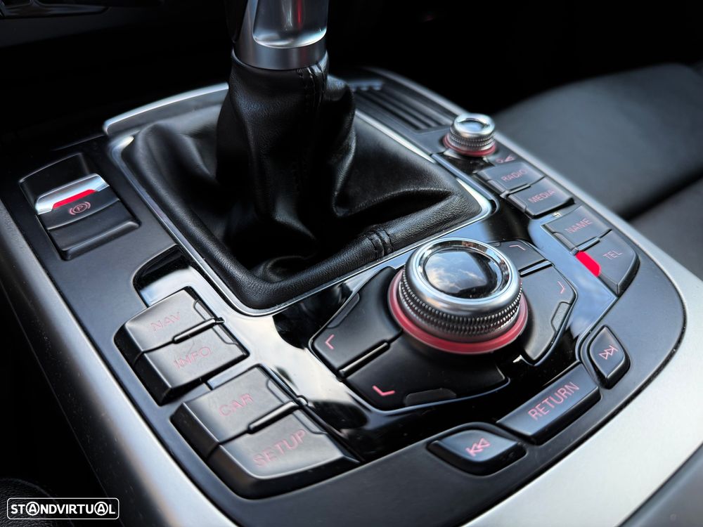 Audi A4 Avant 2.0 TDI Business Line Sport - 20