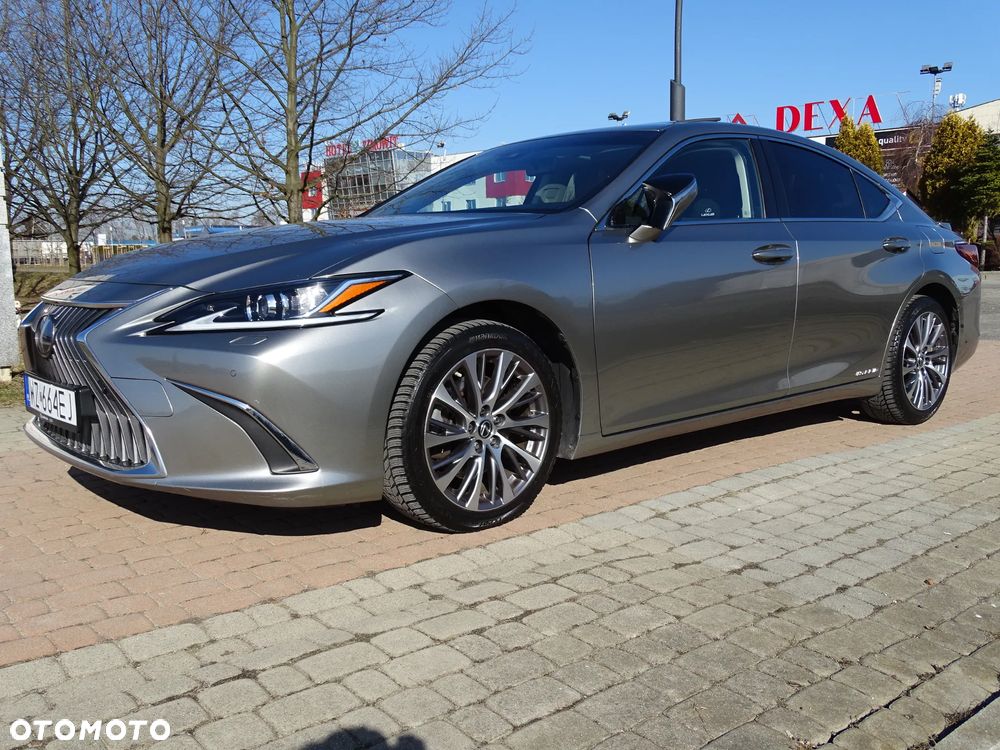 Lexus ES 300h Business Edition + - 27