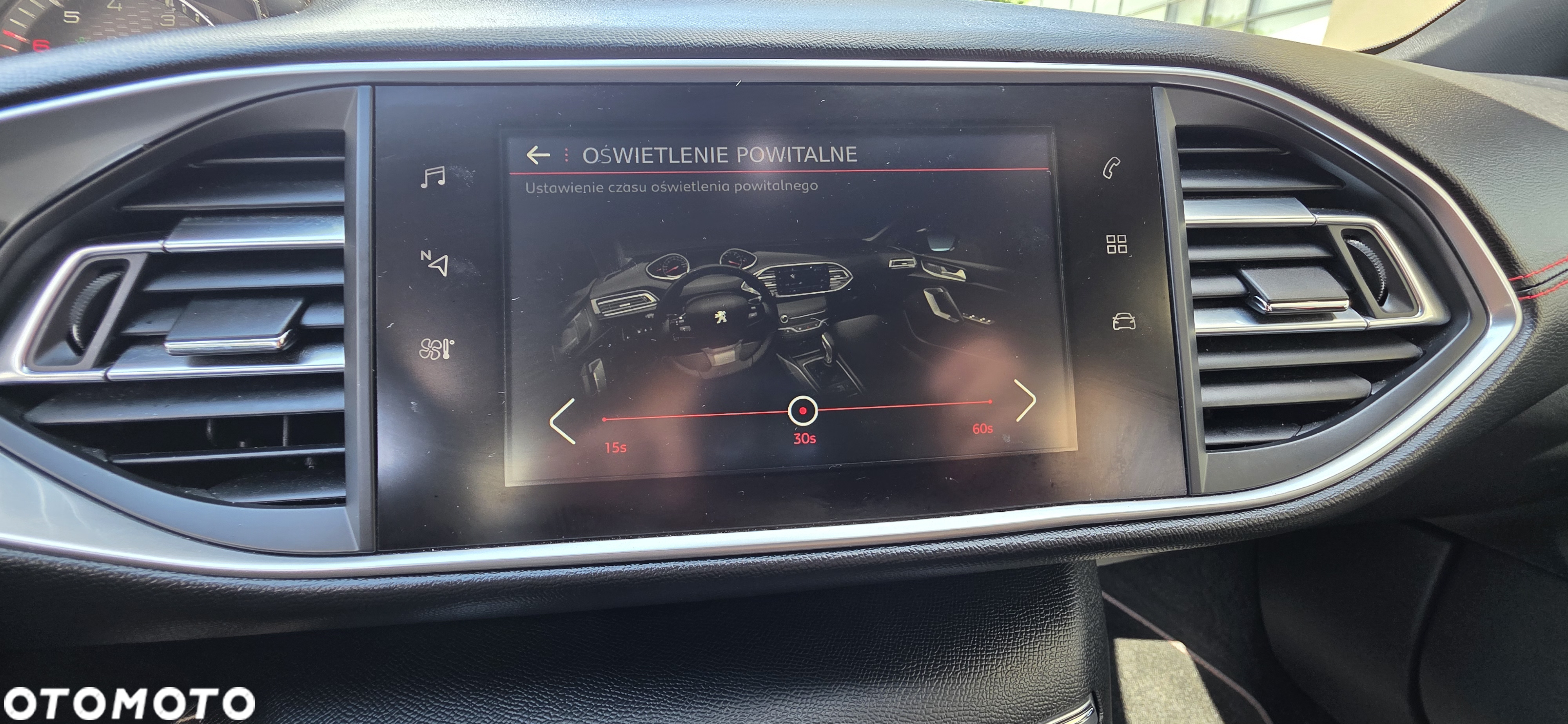 Peugeot 308 1.6 e-THP GTi by Sport S&S - 29