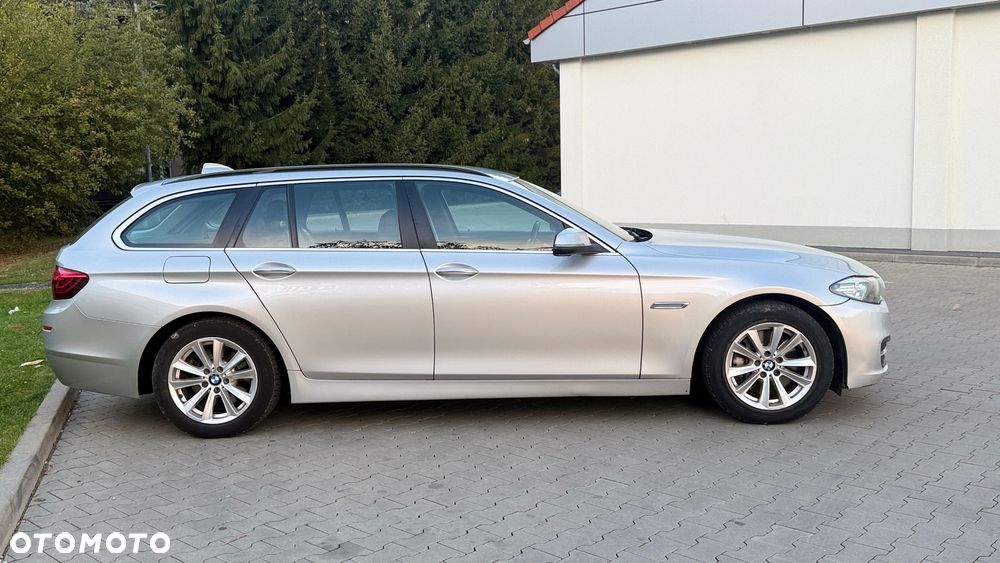 BMW Seria 5 525d Luxury Line - 13