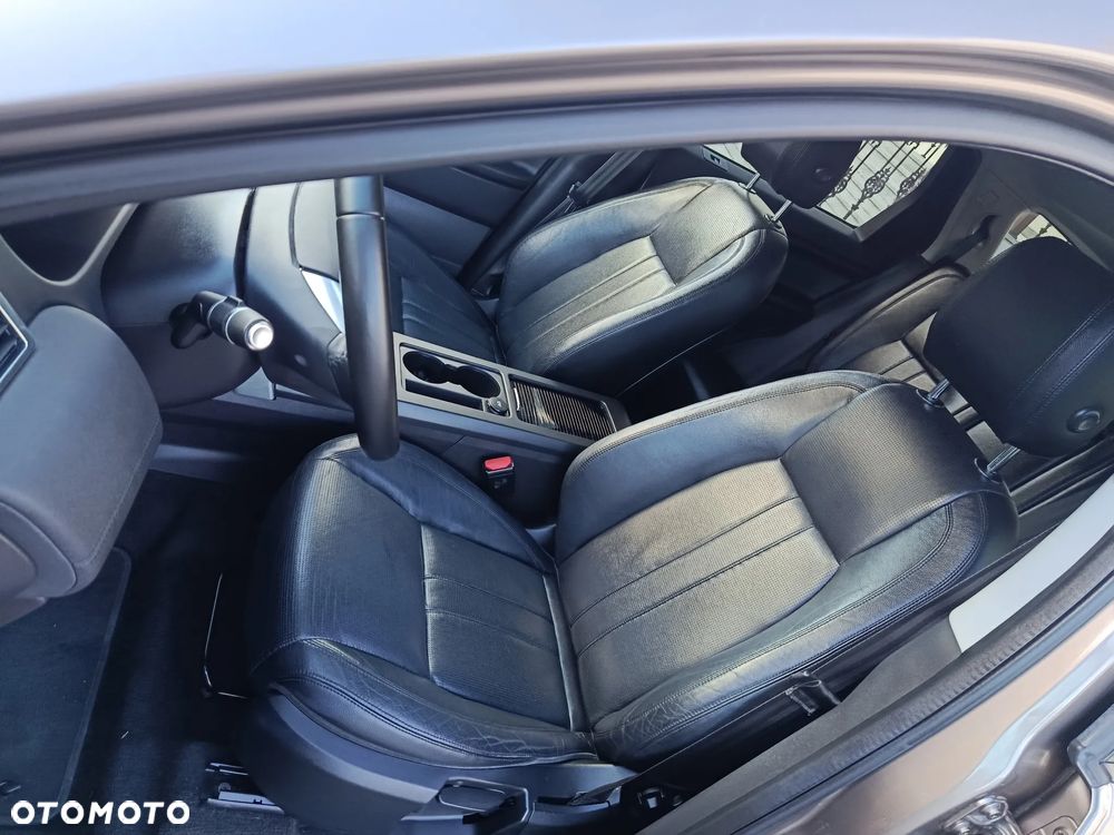 Land Rover Discovery Sport TD4 HSE Luxury - 24