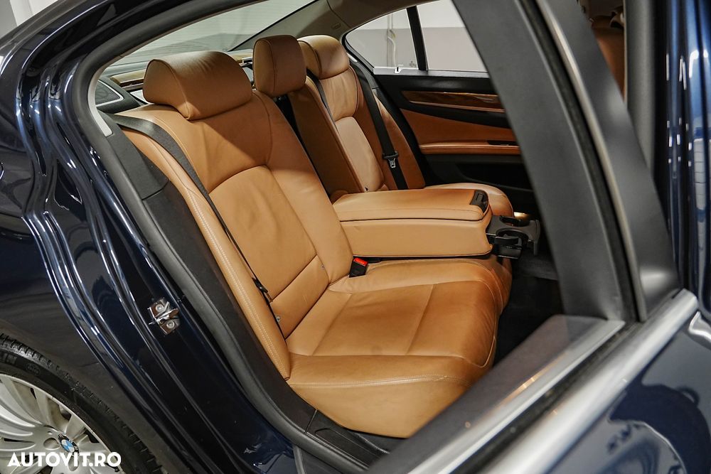 BMW Seria 7 730d - 23