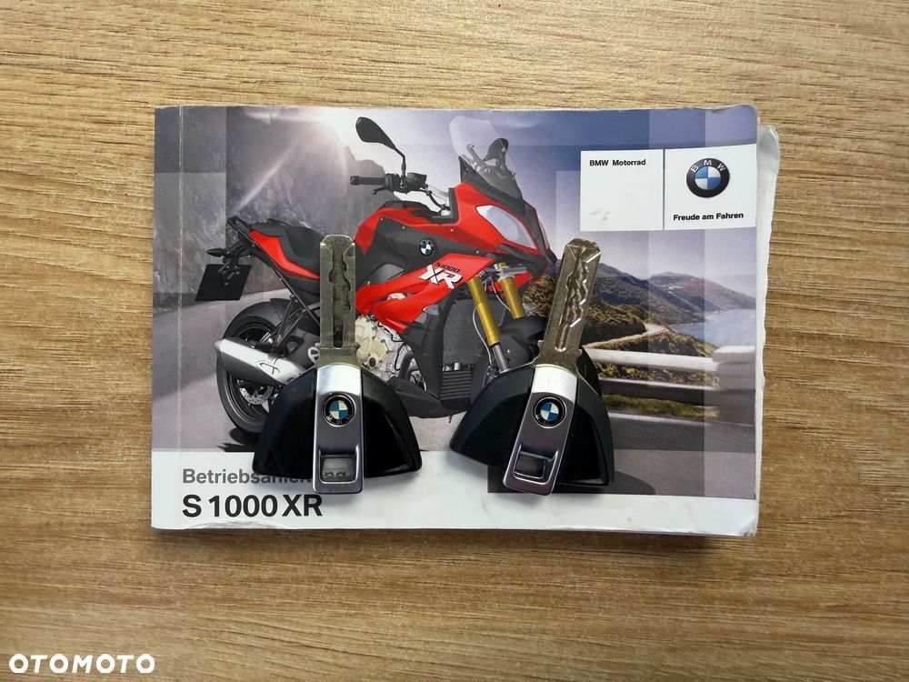 BMW XR - 9