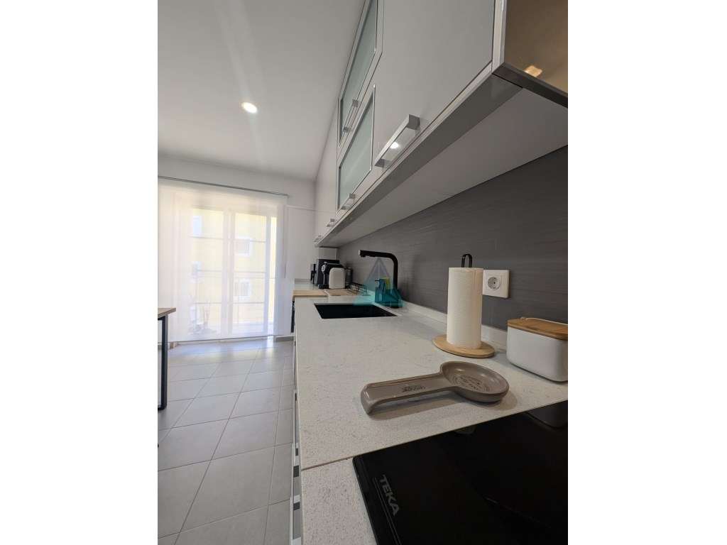 Fantastico T2 renovado com arrecadação individual na Quinta do Conde - Grande imagem: 5/30