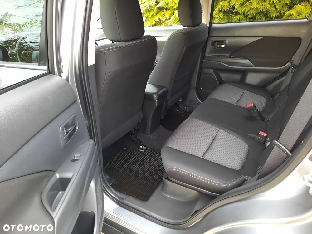 Mitsubishi Outlander 2.2 DID Intense + 4WD - 4