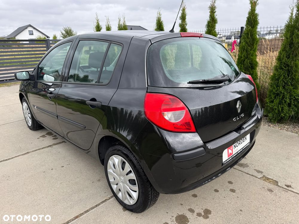 Renault Clio 1.2 16V Authentique - 3