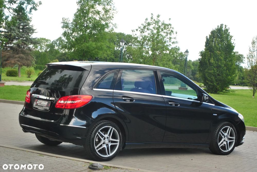 Mercedes-Benz Klasa B 180 (BlueEFFICIENCY) 7G-DCT - 4