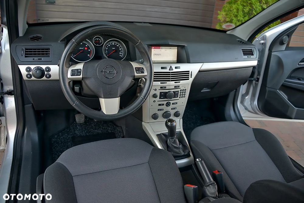Opel Astra 1.9 CDTI Cosmo - 7