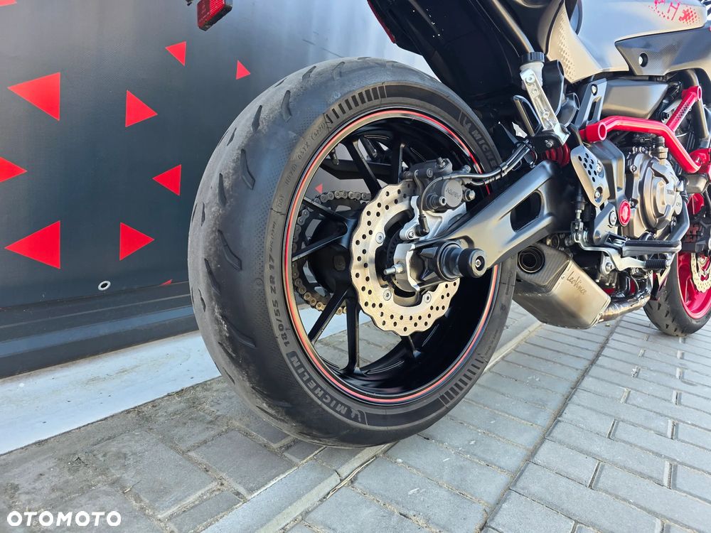 Yamaha MT - 17