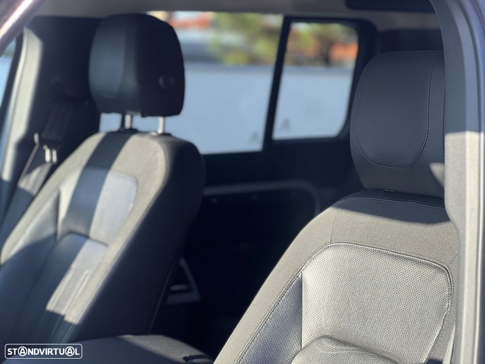 Land Rover Defender 110 D240 S - 19