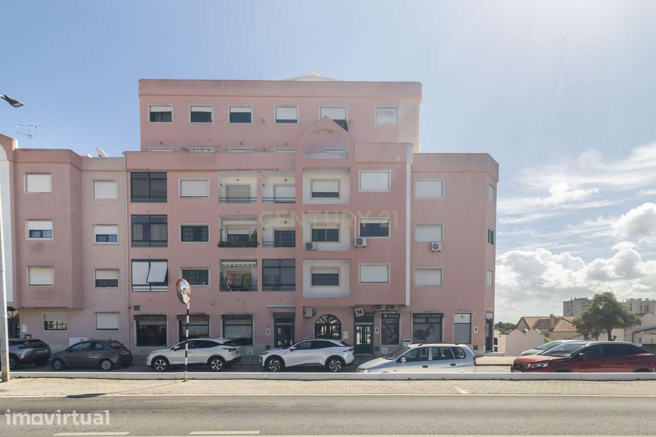 Apartamento T2 com Parqueamento, Elevador, Pronto a Habitar – Uma Opor - Grande imagem: 2/40