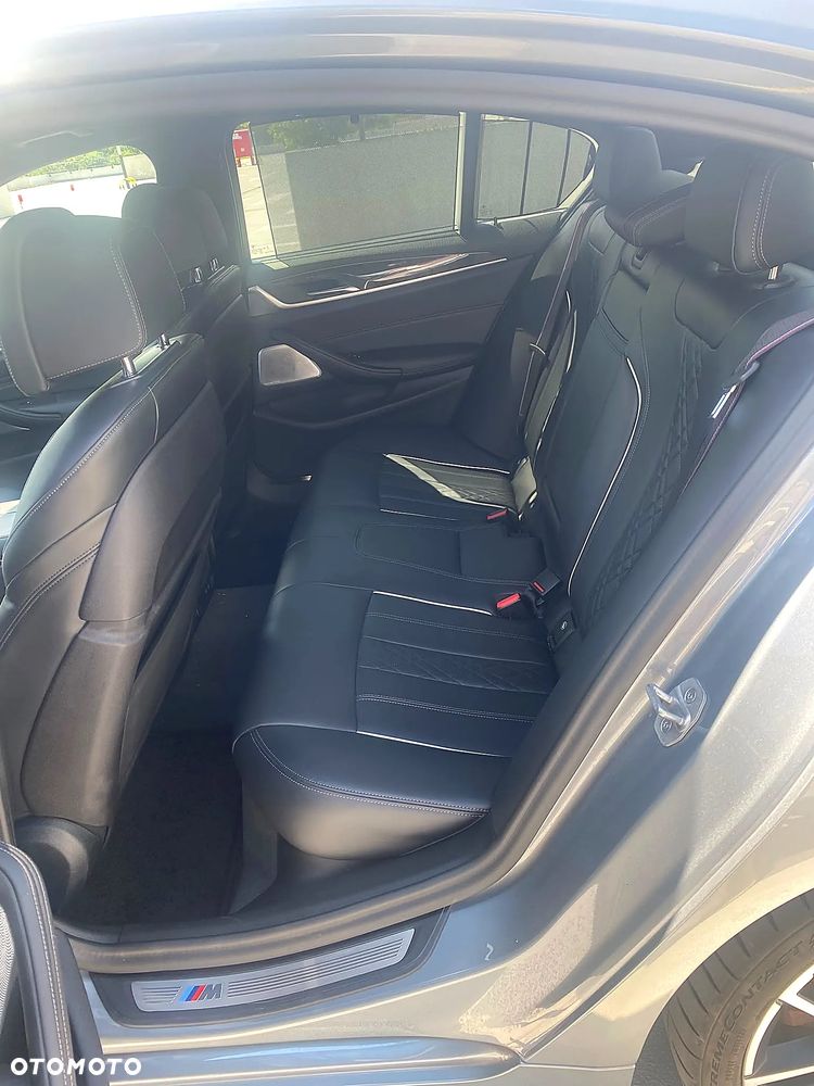BMW Seria 5 M550i xDrive - 30