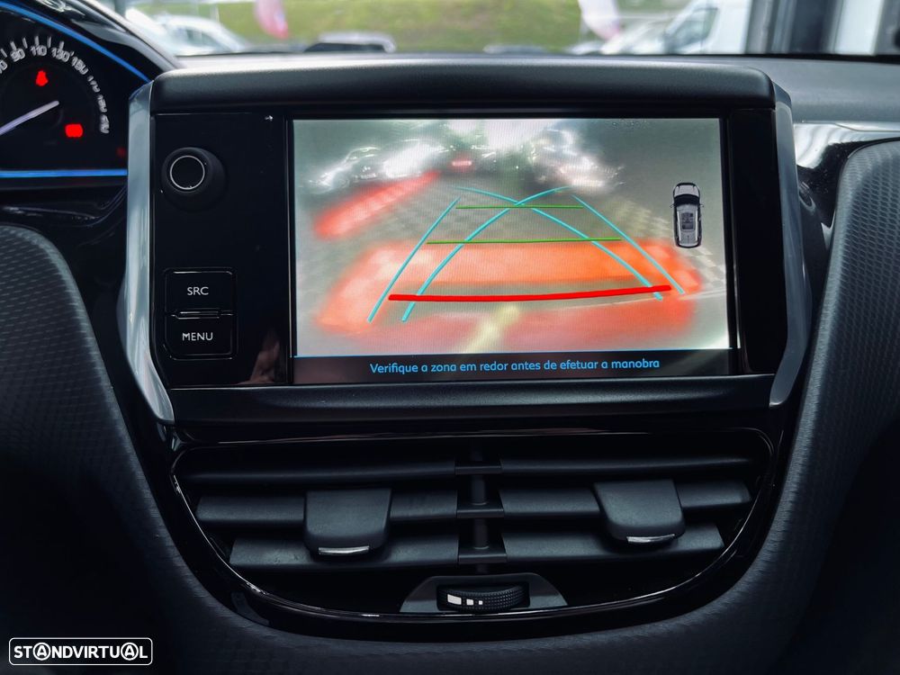 Peugeot 2008 1.2 PureTech Allure - 19