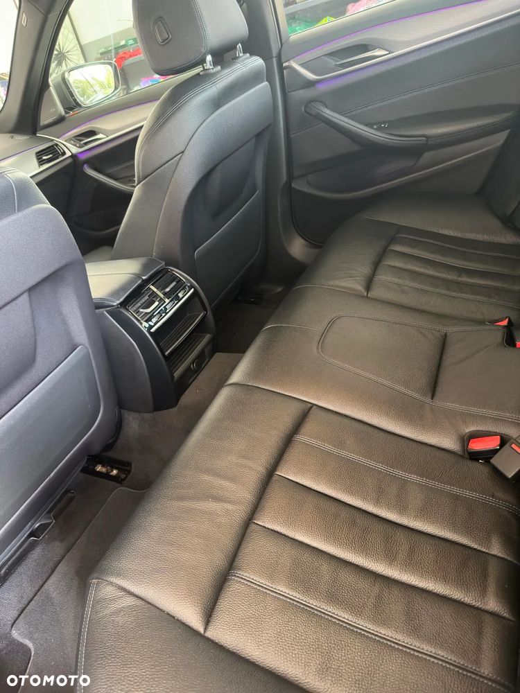 BMW Seria 5 520d M Sport - 23