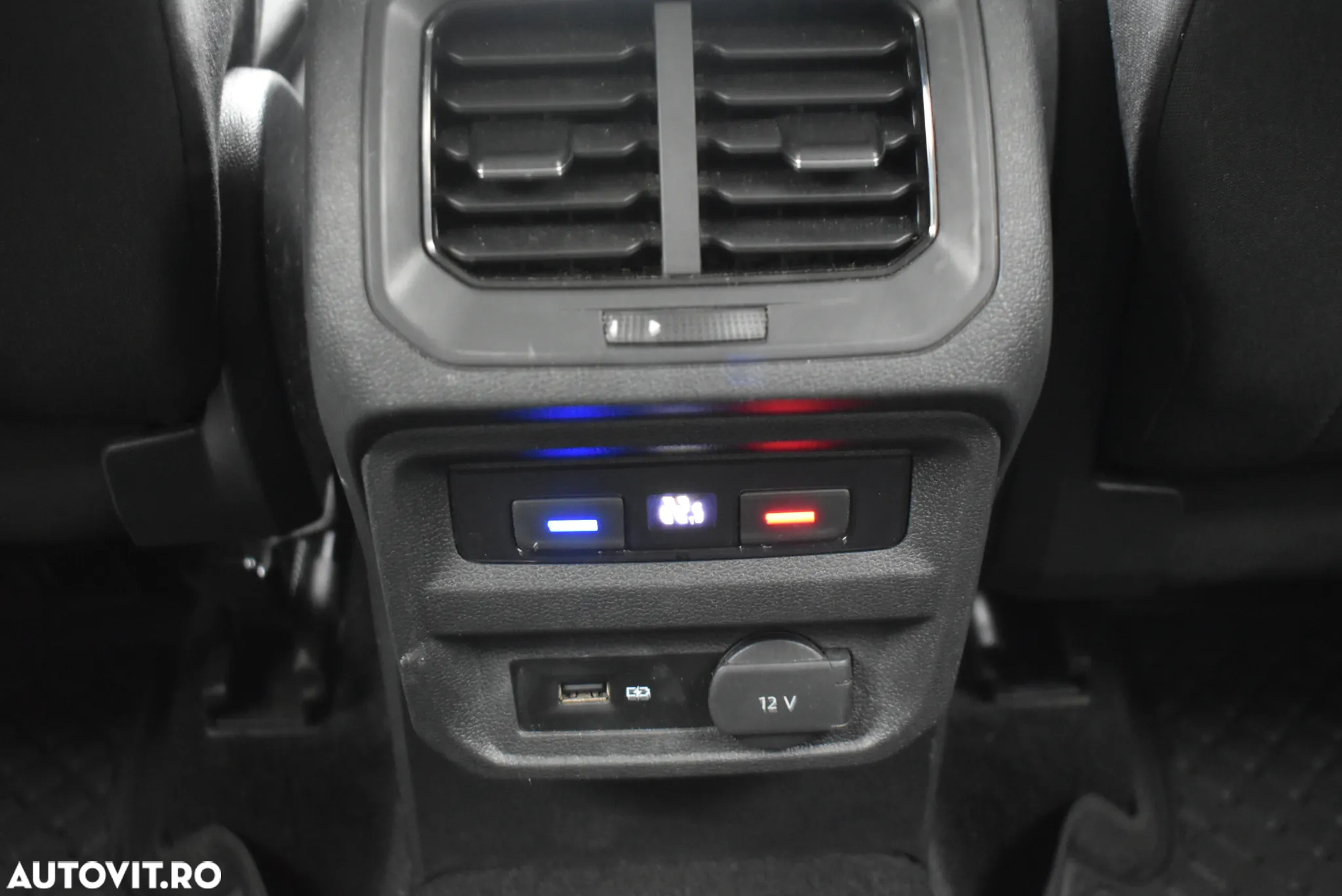 Volkswagen Tiguan - 24