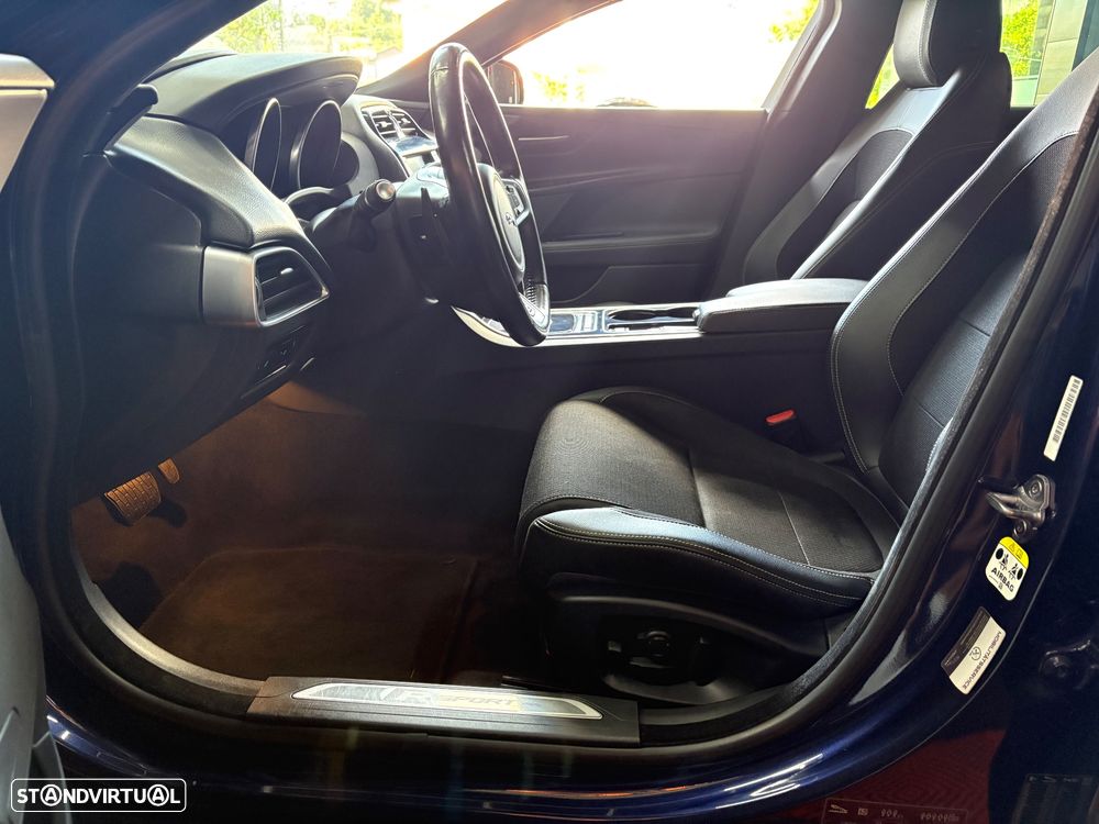 Jaguar XE 20d Aut. R-Sport - 37