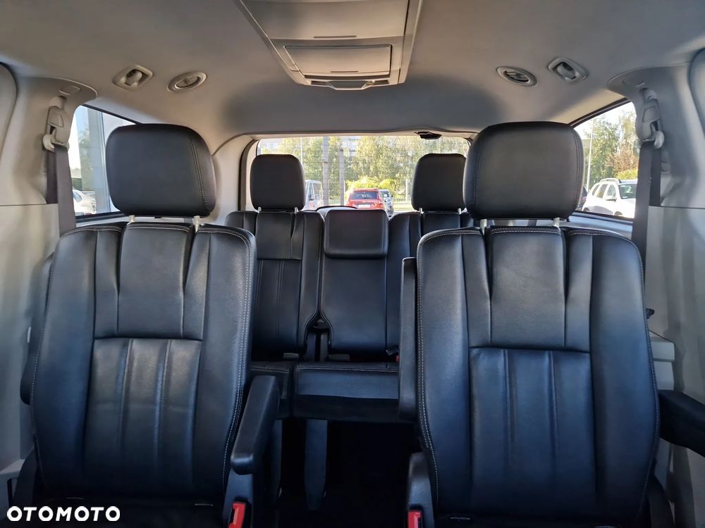 Chrysler Town & Country 3.6 Touring - 27
