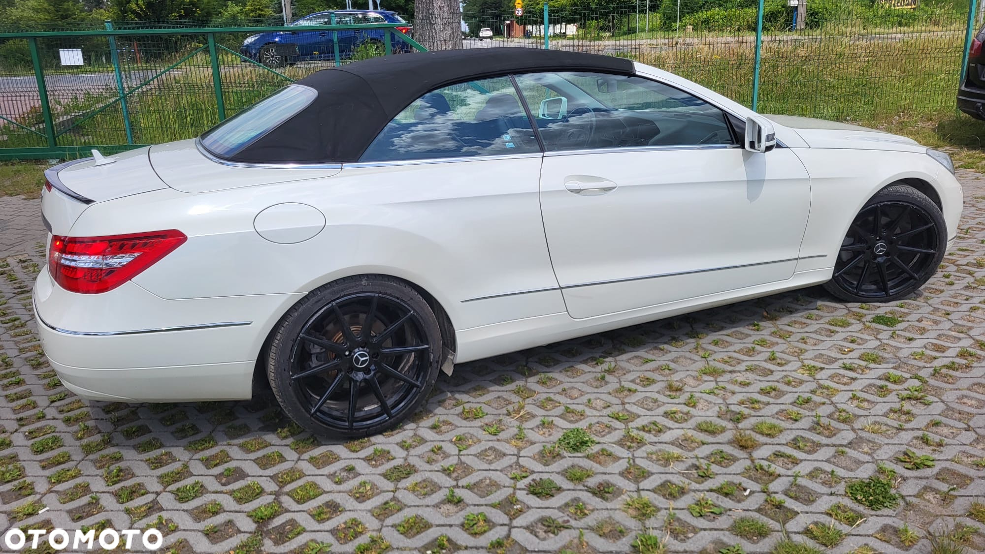 Mercedes-Benz Klasa E 250 CGI Cabrio BlueEFFICIENCY Automatik Avantgarde - 13
