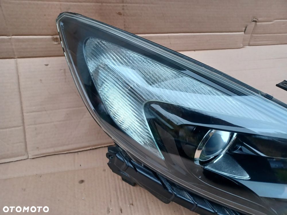 LAMPA PRZEDNIA PRAWA ZAFIRA C EUROPA - 14