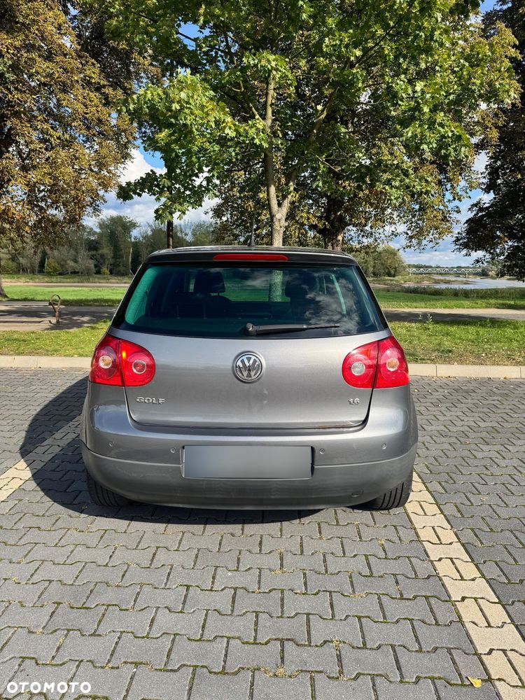 Volkswagen Golf 1.6 Automatik United - 4