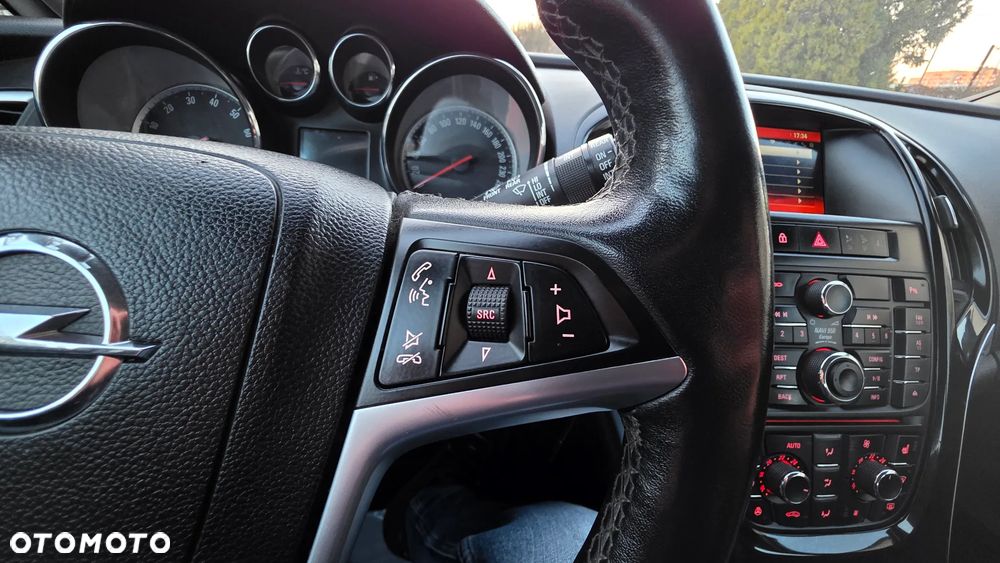 Opel Astra 1.4 T Cosmo - 17