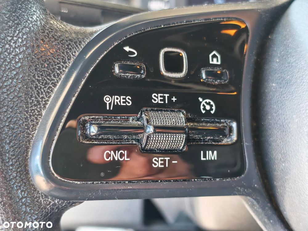 Mercedes-Benz Sprinter 317 - 12