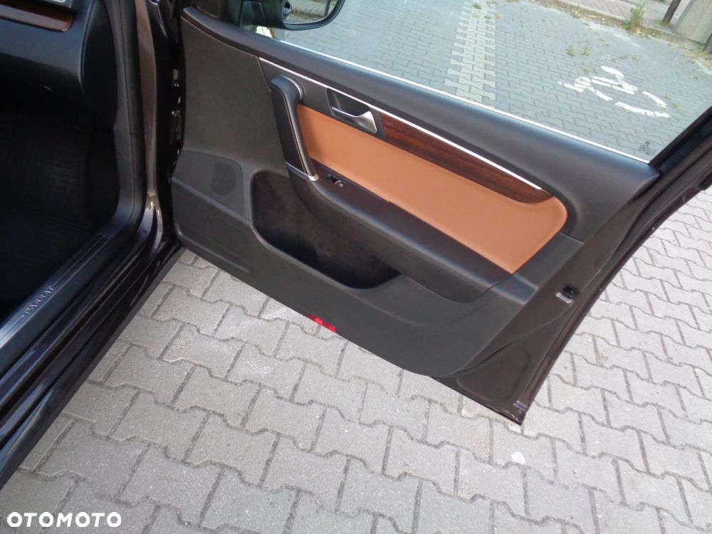 Volkswagen Passat 2.0 TDI DPF Highline - 26