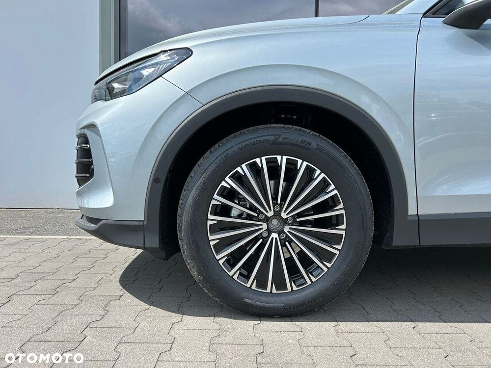 Volkswagen Tiguan - 32