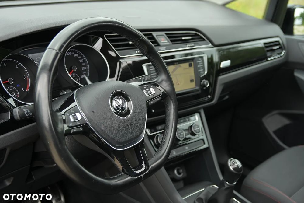Volkswagen Touran 2.0 TDI SCR Highline - 28