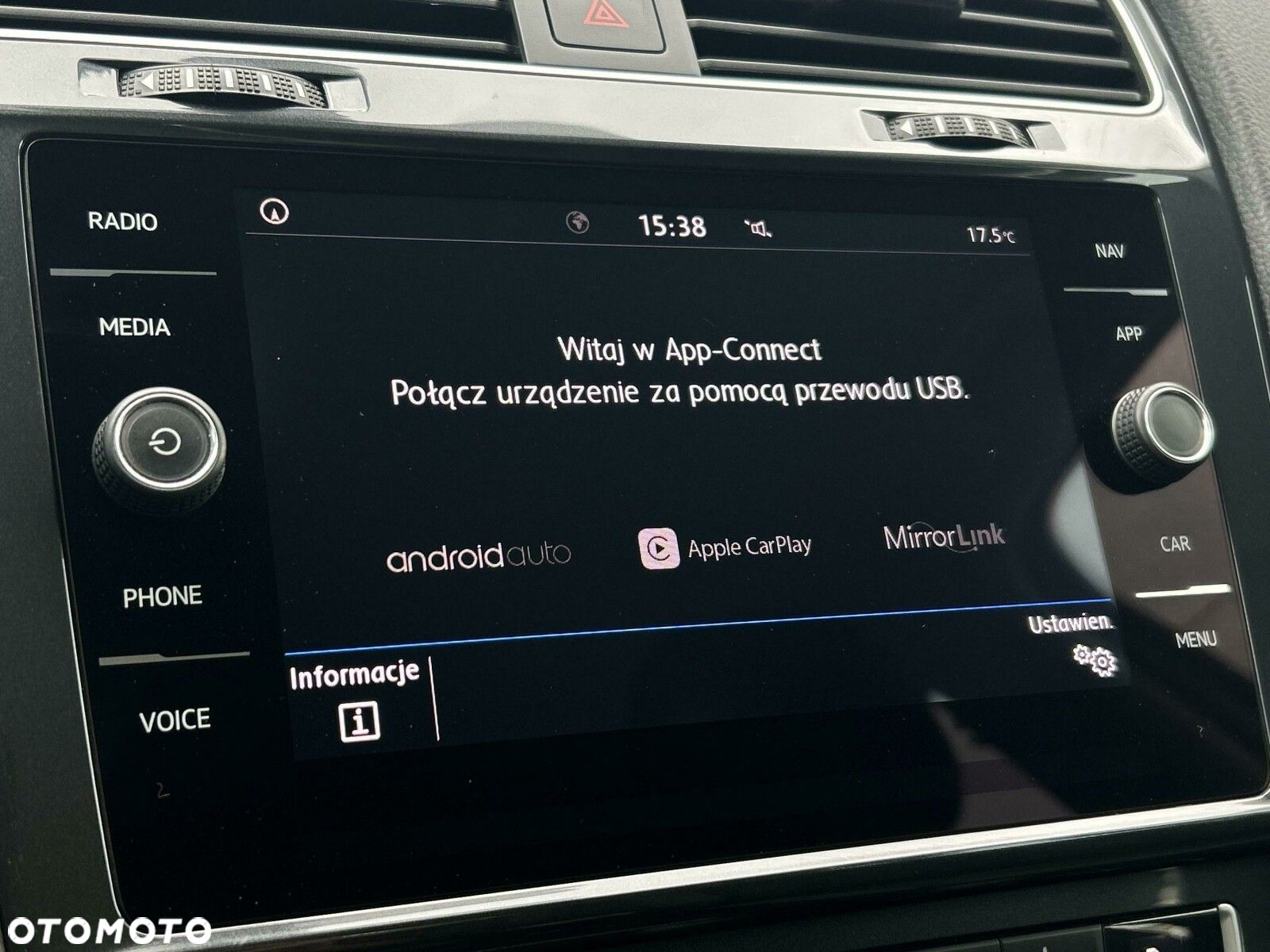 Volkswagen Golf VII 1.5 TSI BMT Comfortline - 23