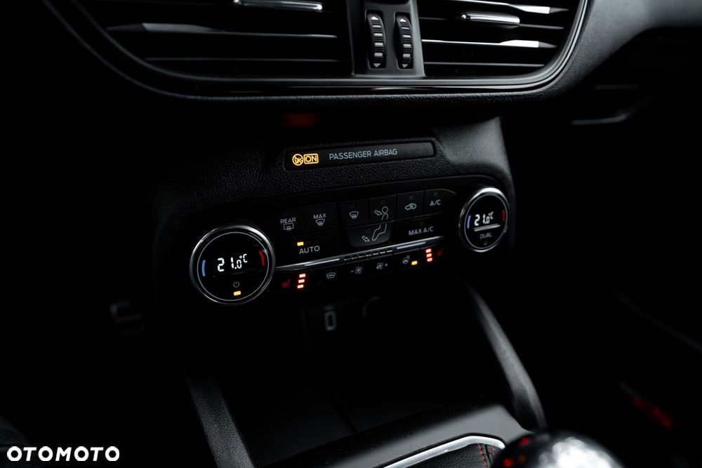 Ford Focus 1.0 EcoBoost Trend - 31