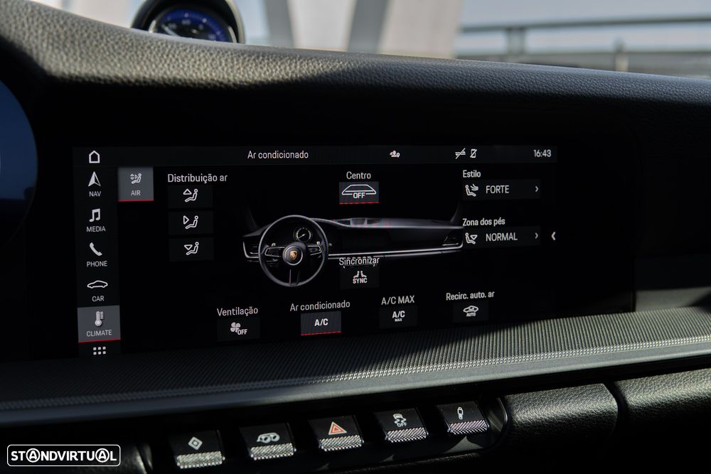 Porsche 911 (992) Carrera PDK - 23