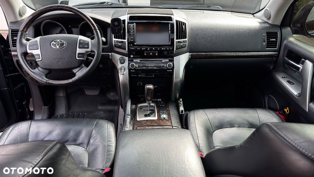 Toyota Land Cruiser - 9