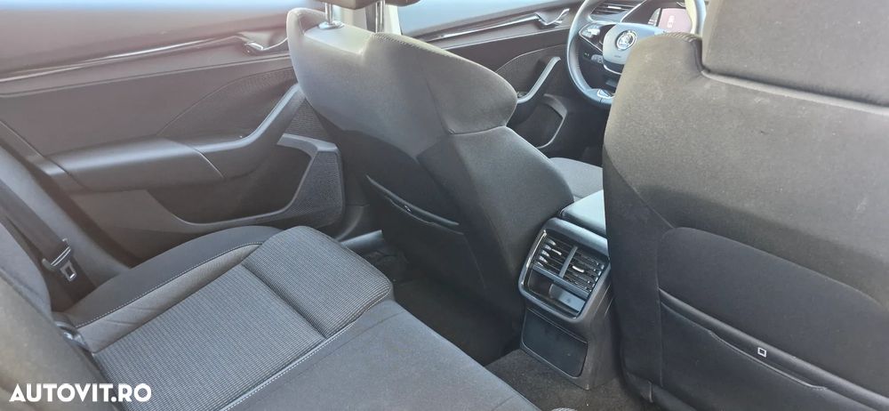 Skoda Octavia 2.0 TDI AMBITION DSG - 12