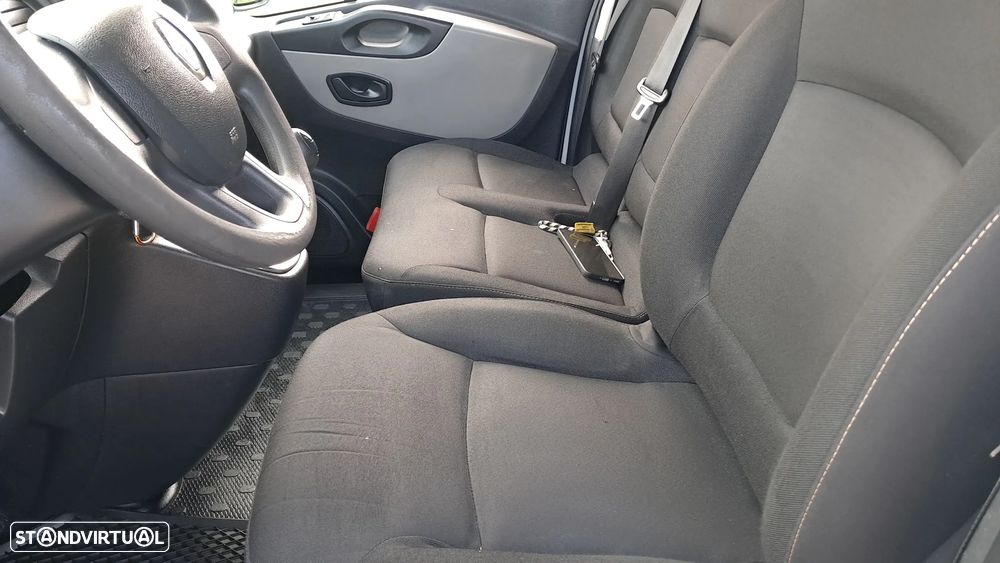 Renault Trafic 1.6 dCi L2H1 1.2T SS - 11