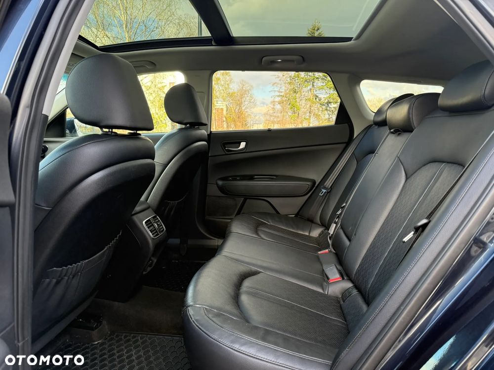 Kia Optima Plug-in Hybrid - 13