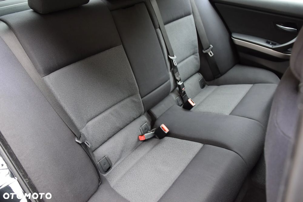 BMW Seria 3 318i - 20