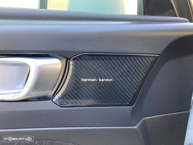Volvo XC 40 T5 Twin Engine DKG Momentum Pro - 29