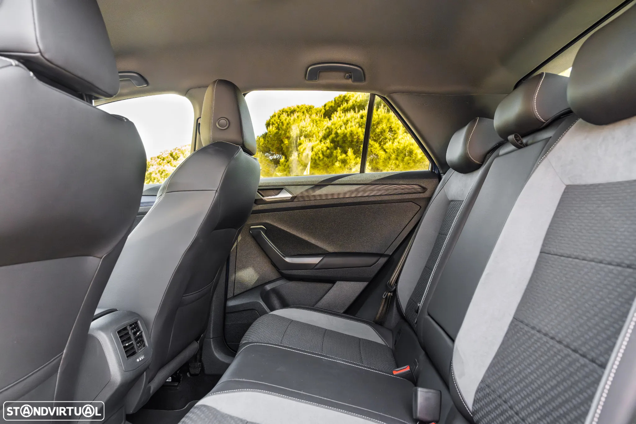 VW T-Roc 2.0 TSI 4M R DSG - 24