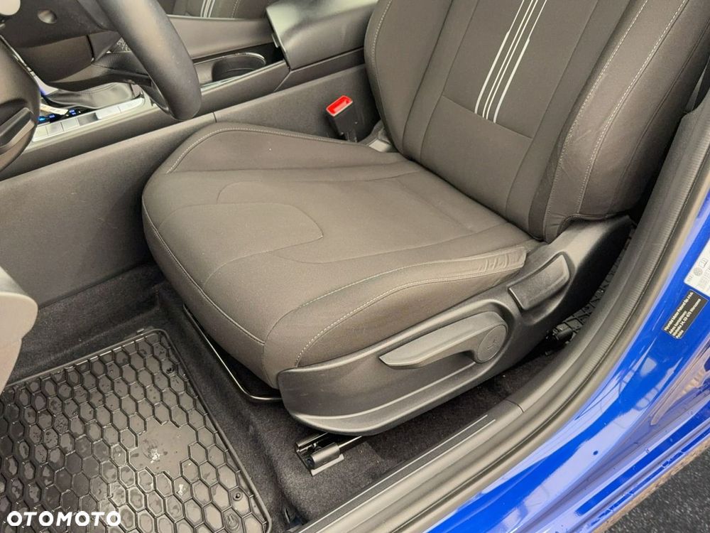 Hyundai Elantra - 17