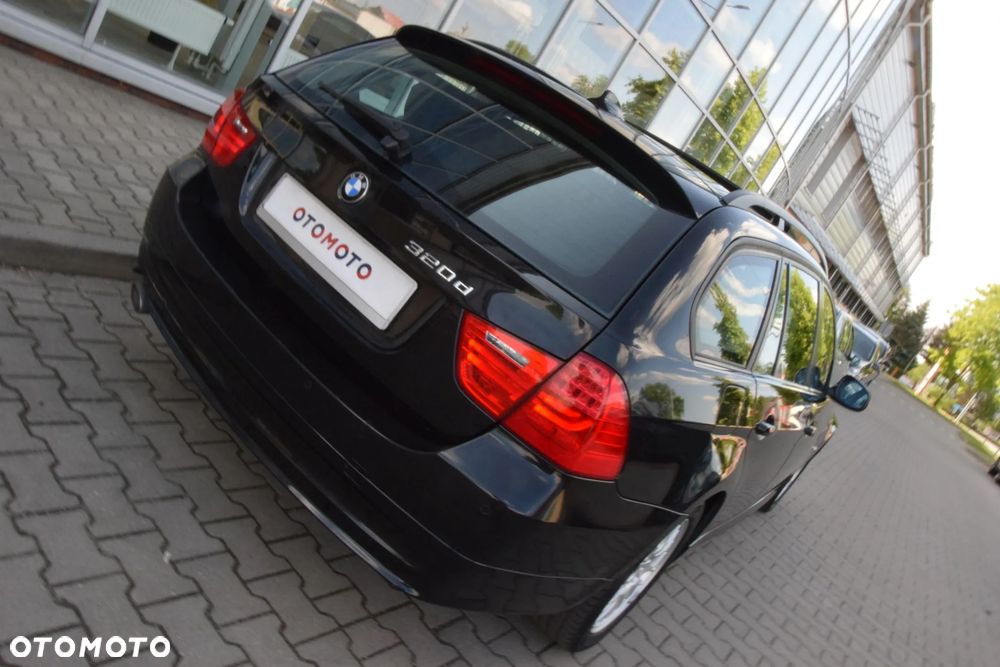 BMW Seria 3 320d xDrive DPF - 17