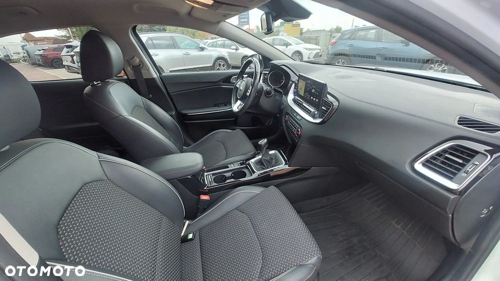 Kia XCeed 1.6 T-GDI L Business Line - 13