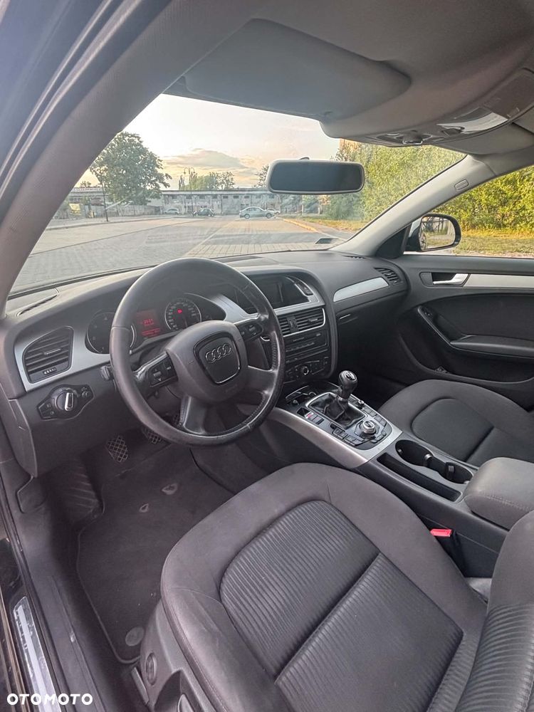 Audi A4 Limousine - 5