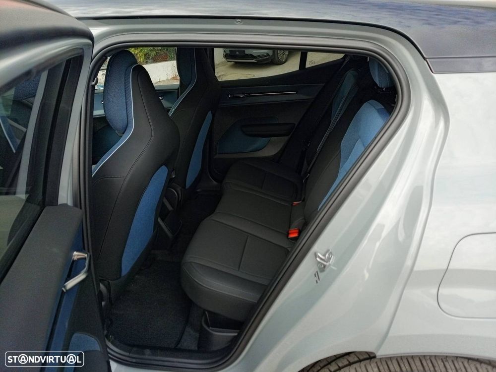 Volvo EX30 69 kWh Single Motor Extended Range Plus - 3