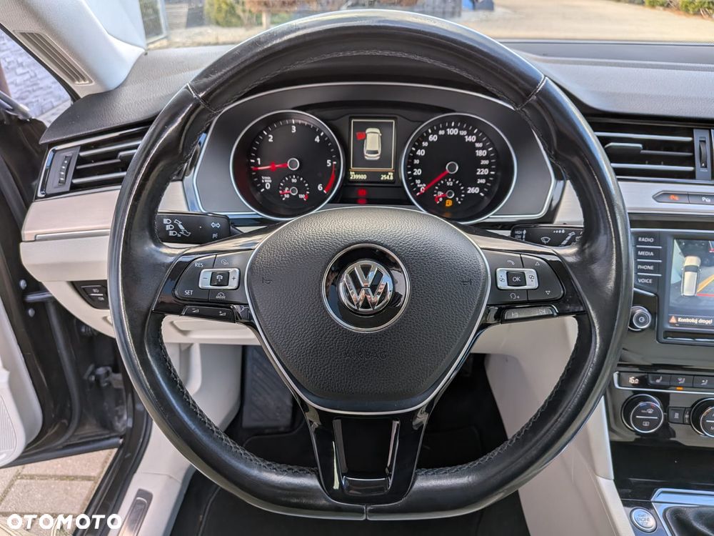 Volkswagen Passat Variant - 18